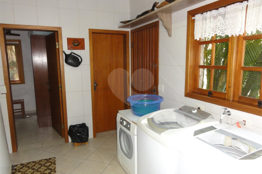 Sobrado à venda com 4 suítes em Tremembé, São Paulo, SP