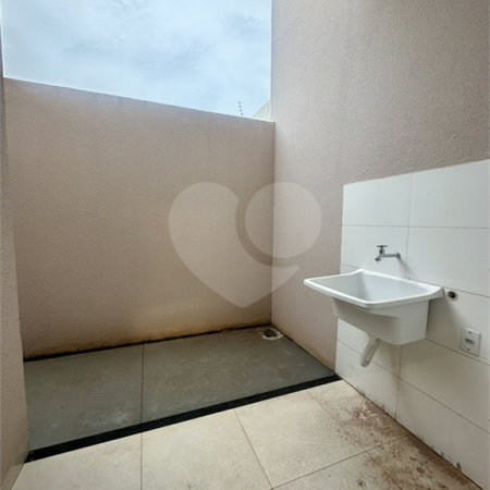 Casa à venda com 3 quartos, sendo 1 suíte,  em Ipê, Três Lagoas, MS