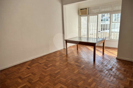 Apartamento à venda com 2 quartos, sendo 1 suíte, em Lagoa, Rio de Janeiro, RJ