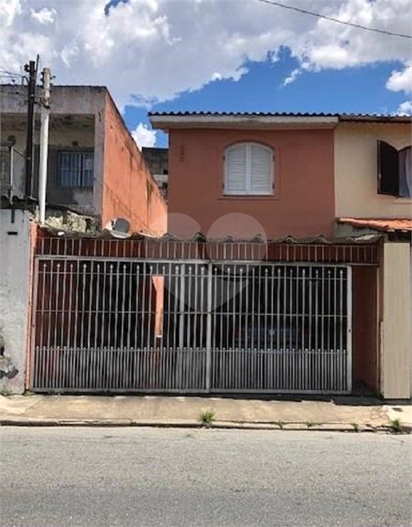 Sobrado à venda com 2 quartos em Vila Vitório Mazzei, São Paulo, SP