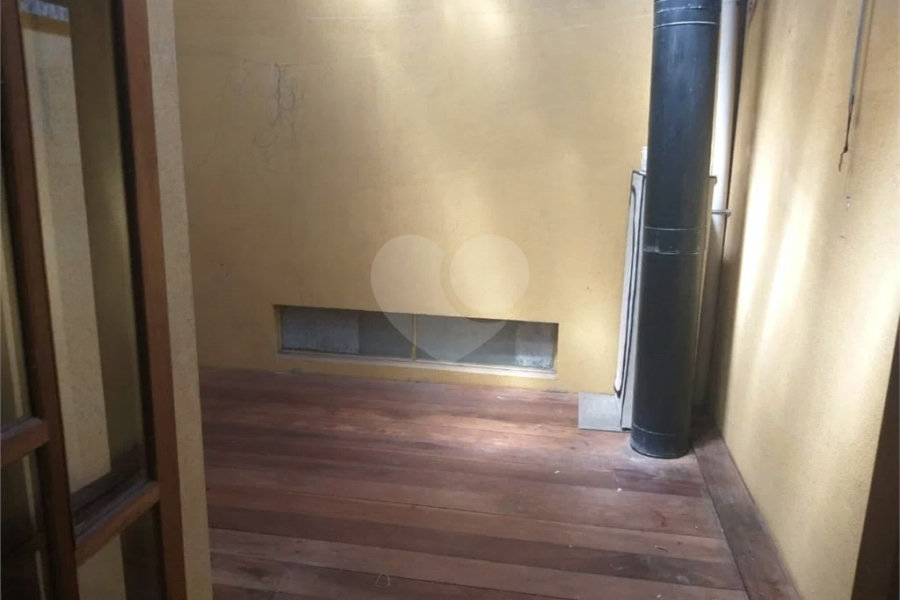 Casa à venda com 3 quartos, sendo 1 suíte, no condomínio Primavera, São Paulo - SP
