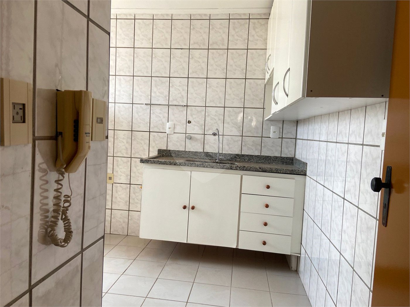 Apartamento à venda com 2 quartos no Centro, Araraquara, SP