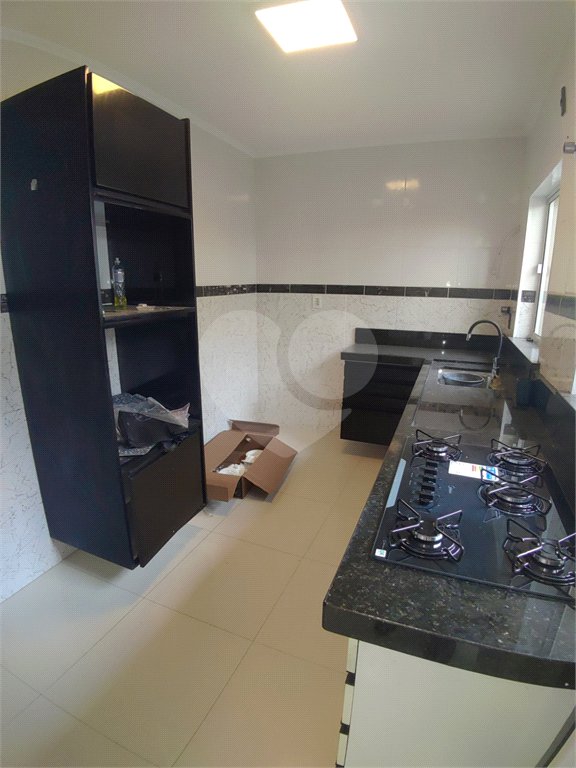 Sobrado à venda com 4 quartos, sendo 3 suítes, em Tremembé, São Paulo, SP