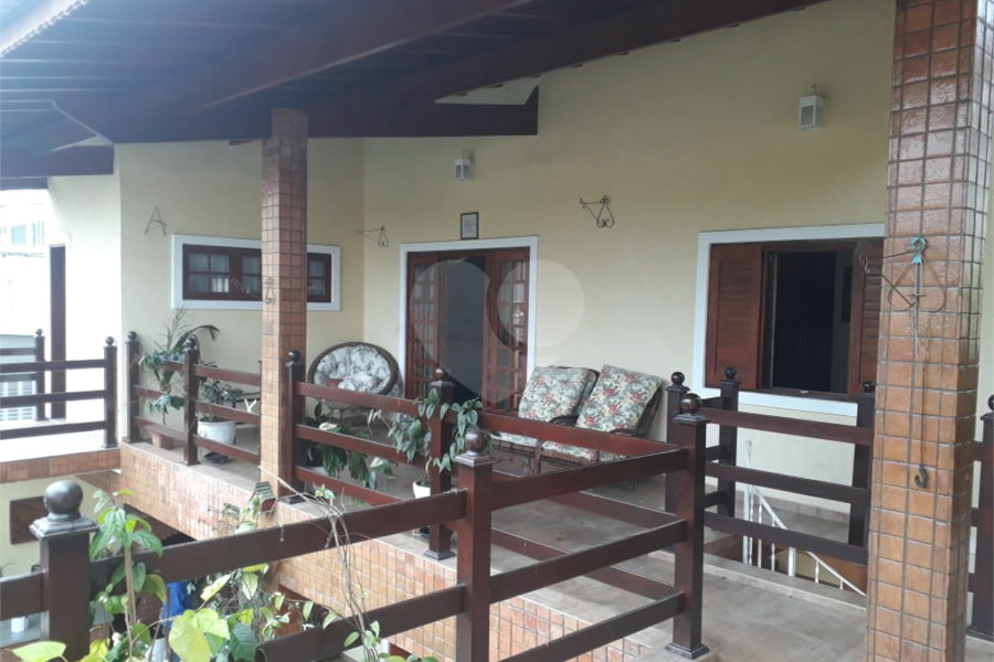 Sobrado à venda com 6 quartos, sendo 5 suítes, em Tremembé, São Paulo, SP