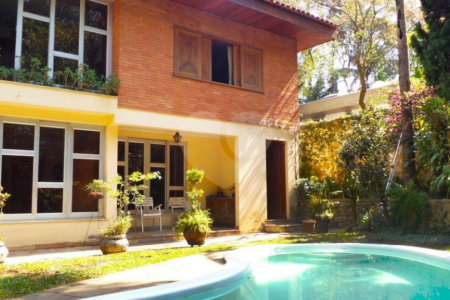 Sobrado à venda ou para alugar com 8 quartos, sendo 4 suítes, em Jardim Marajoara, São Paulo, SP