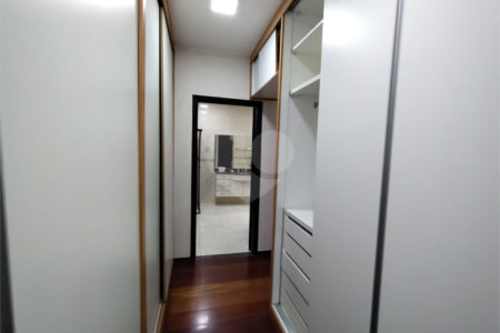 Casa à venda com 2 suítes em Vila Oliveira, Itapetininga, SP