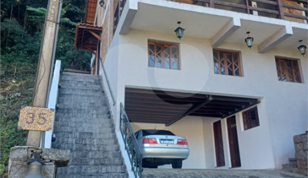 Casa à venda ou para alugar com 3 quartos, sendo 1 suíte, no condomínio Parque Suiça, Caieiras - SP