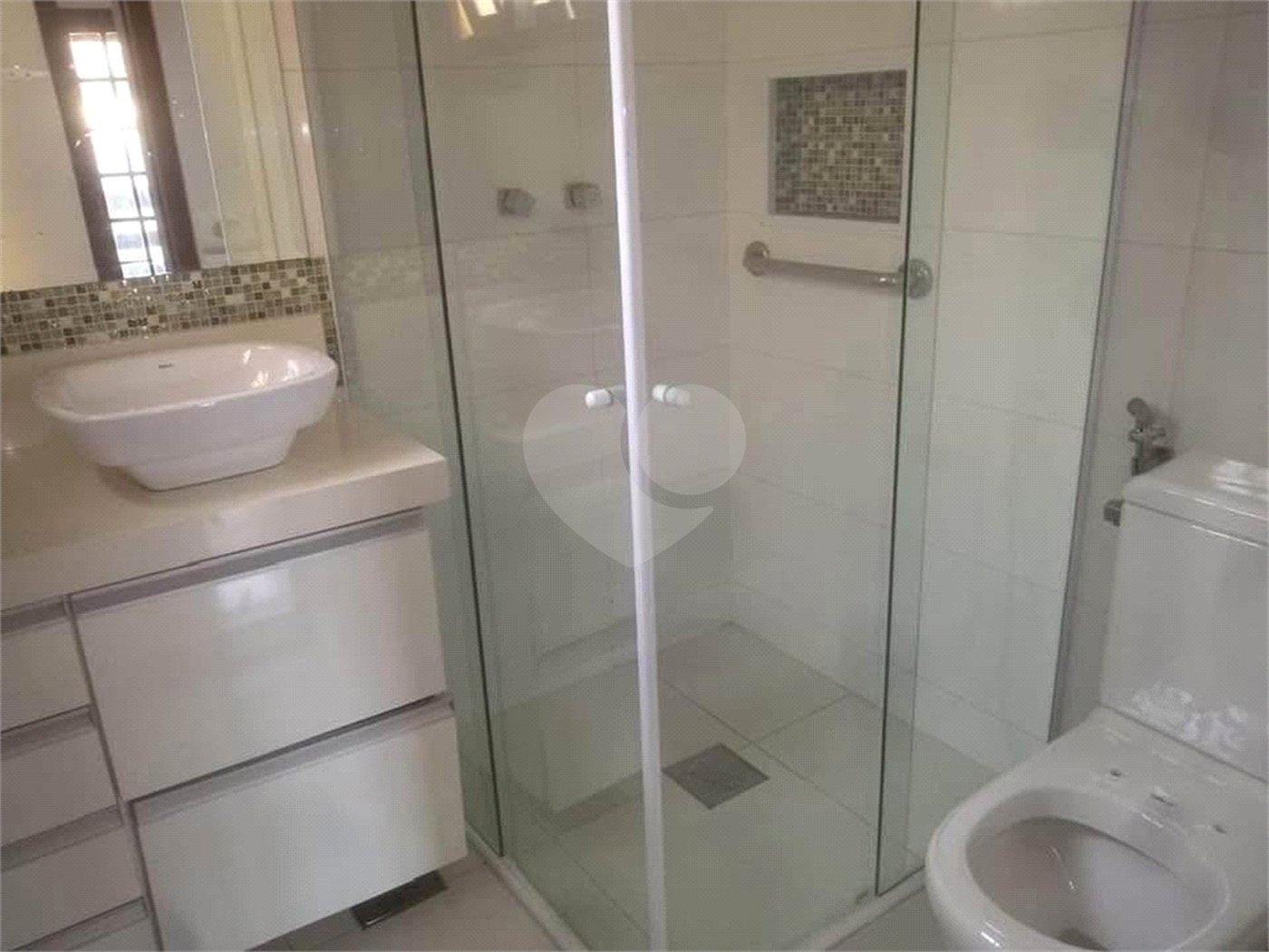 Casa à venda com 4 quartos, sendo 1 suíte,  em Vila Suissa, Mogi das Cruzes, SP