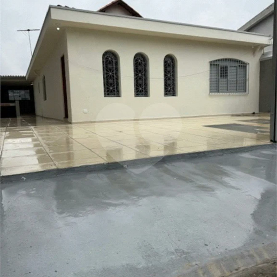 Casa com 235m² , 3 dormitórios , sendo 1 suíte , 6 vagas , à venda no Jardim Brasilia
