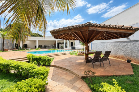 Casa à venda com 4 quartos, sendo 4 suítes, em Jardim Alvorada, Três Lagoas - MS