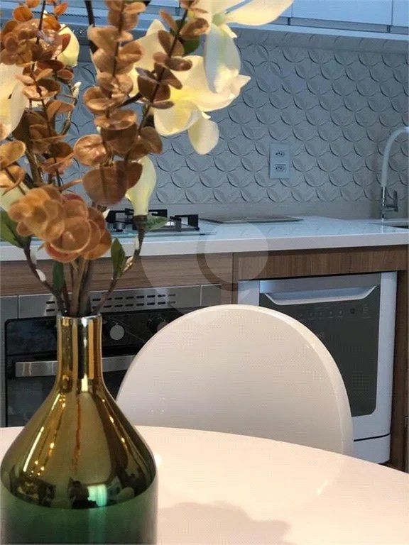 Apartamento 32 m2, com 1 dormitório e 01 vaga de garagem