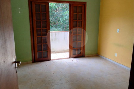 Excelente sobrado para venda no residencial Parati