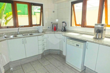 Casa à venda com 5 suítes no condomínio Vilaggio Monte Alegre, São Paulo - SP