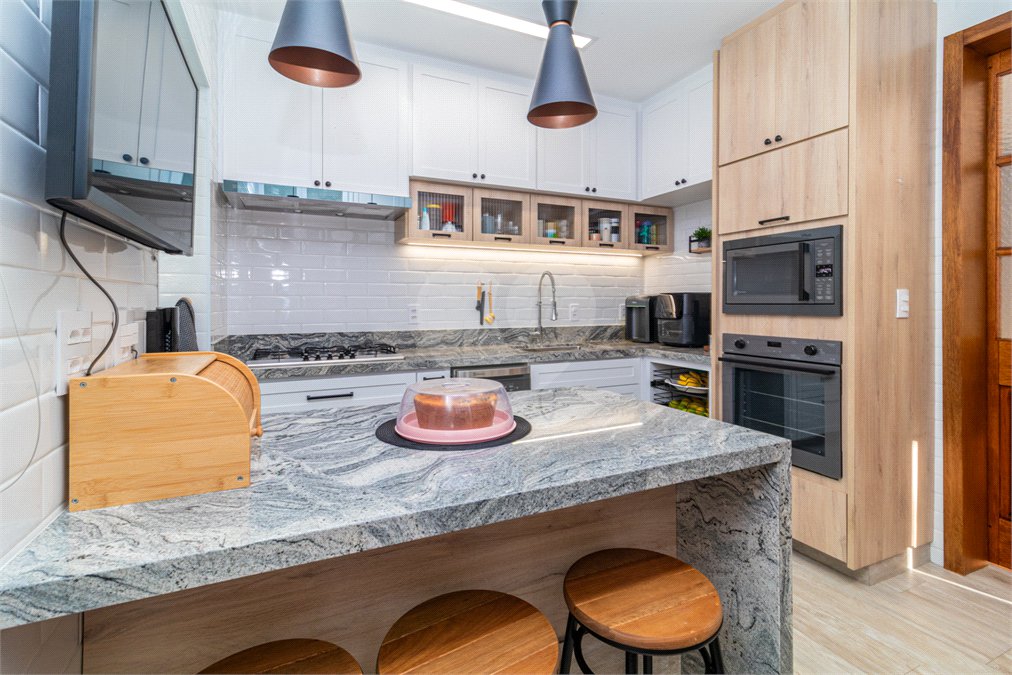 Casa à venda com 4 quartos, sendo 3 suítes, no condomínio Palm Hill North, São Paulo - SP