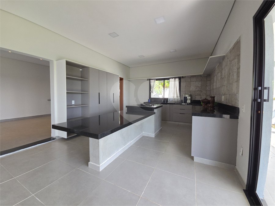 Casa à venda com 3 suítes no condomínio Village Ipanema I, Araçoiaba da Serra - SP