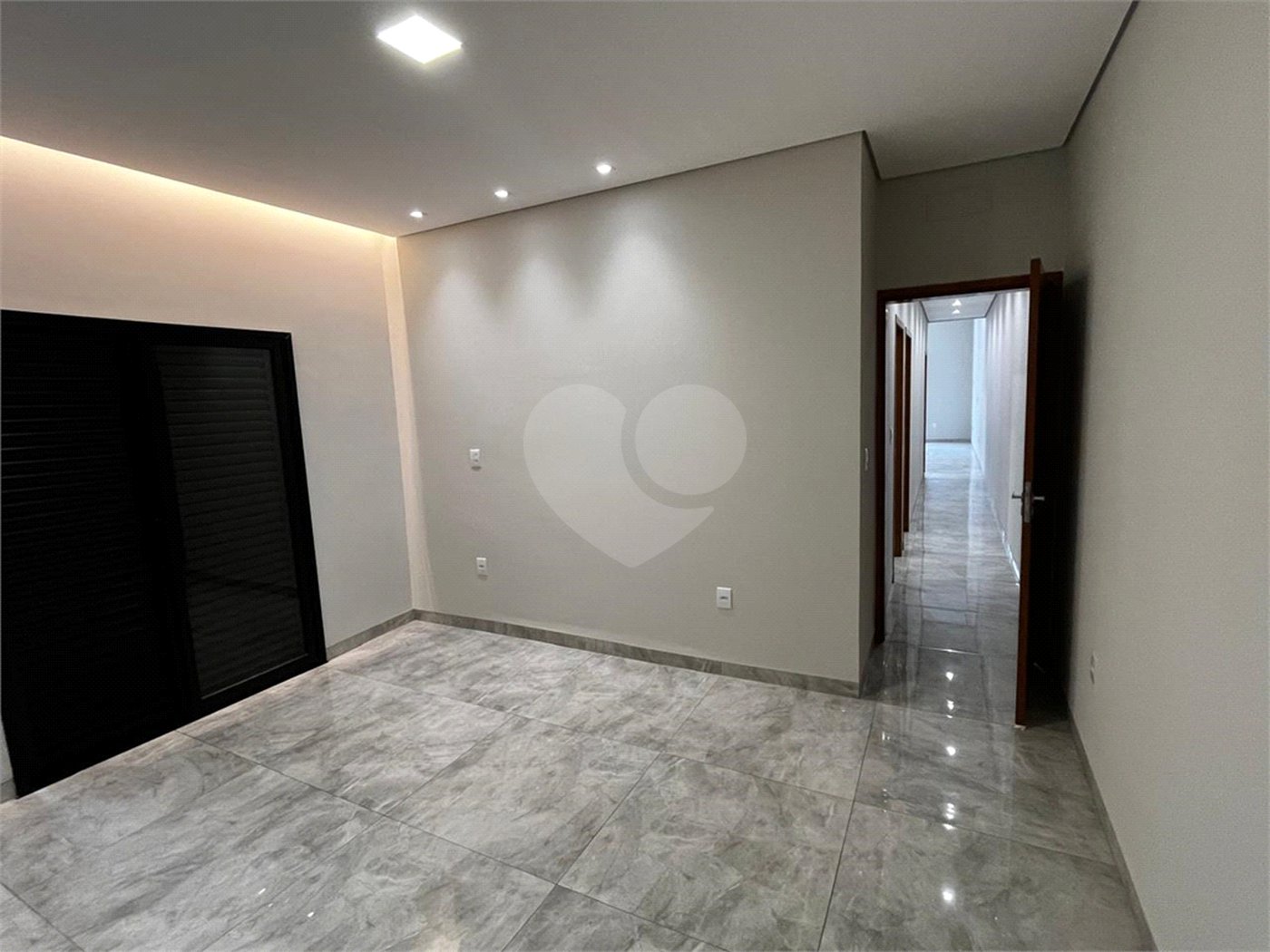 Casa à venda com 3 quartos, sendo 1 suíte,  no condomínio Reserva Ipanema I, Sorocaba - SP