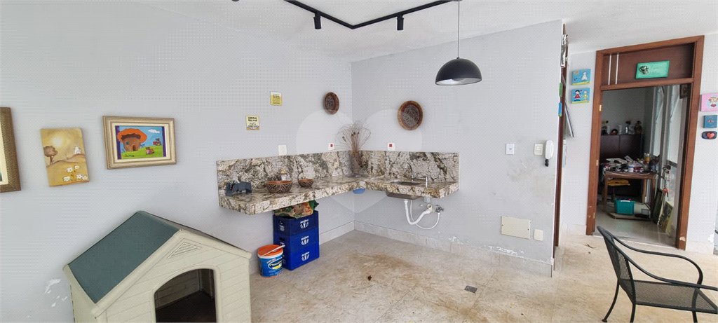 Casa à venda com 5 quartos, sendo 2 suítes, no condomínio Swiss Park, São Bernardo do Campo - SP