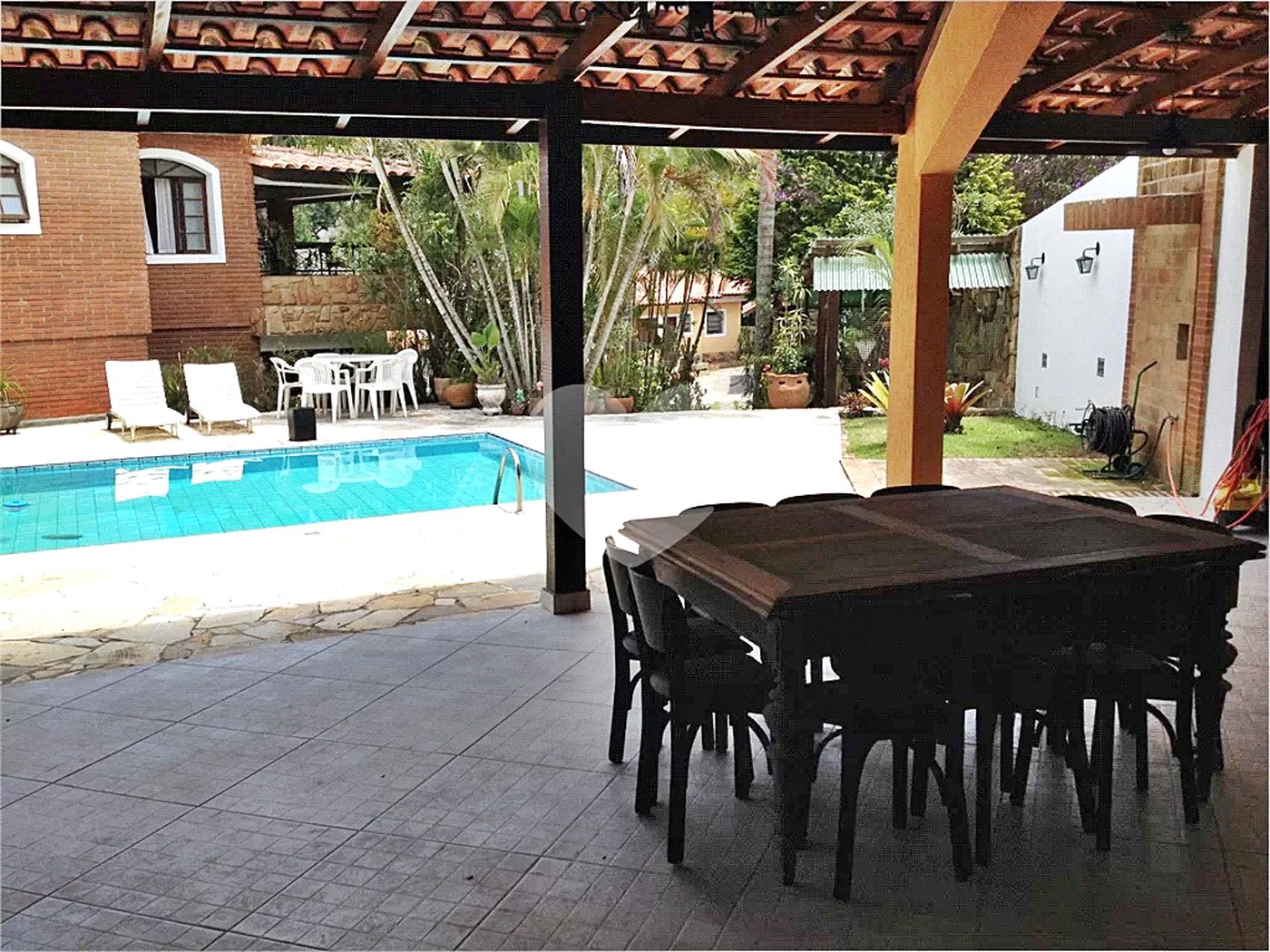 Casa à venda com 4 quartos, sendo 1 suíte, no condomínio Associação Reserva das Hortênsias, Mairiporã - SP