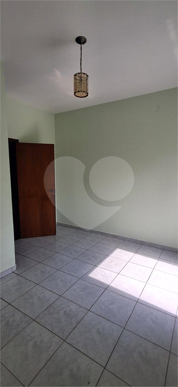 Sobrado à venda com 4 quartos, sendo 1 suíte, em Portal das Acácias, Indaiatuba, SP