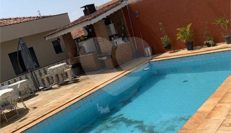 Sobrado à venda com 4 quartos, sendo 3 suítes, em Jardim Alvinópolis, Atibaia, SP
