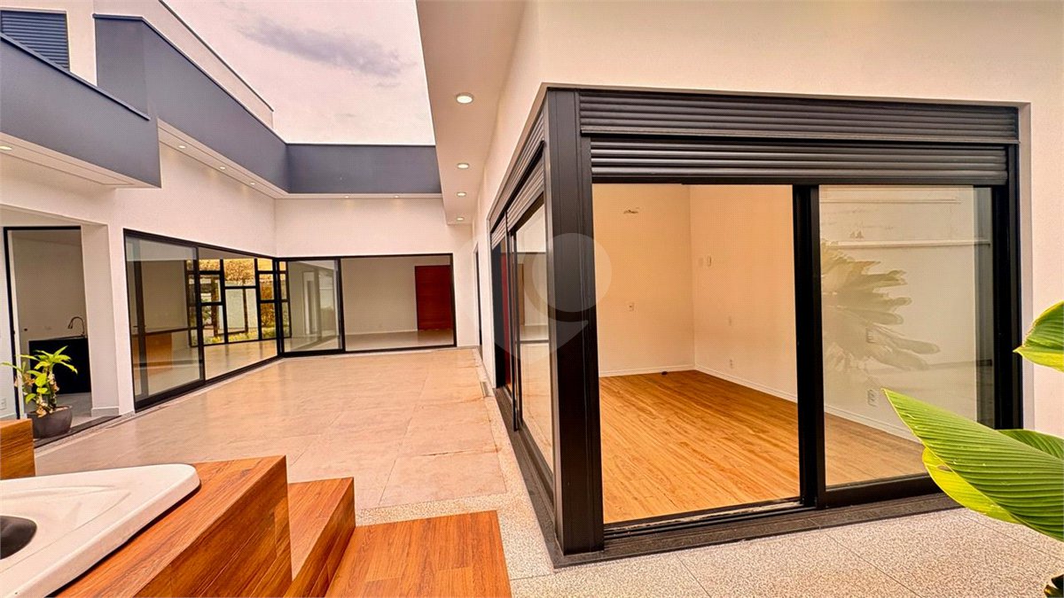 Casa à venda com 3 suítes no condomínio Campos do Conde I e II, Sorocaba - SP