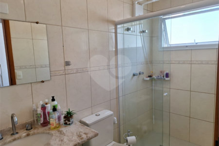 Sobrado à venda com 4 quartos, sendo 2 suítes, em Nova Petrópolis, São Bernardo do Campo, SP