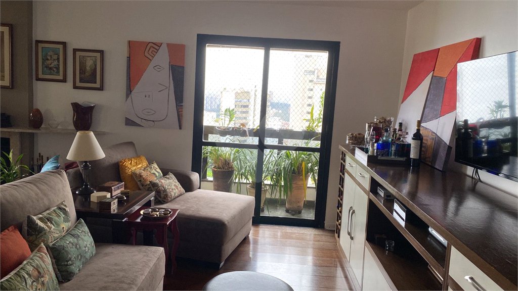 Apartamento à venda com 3 suítes em Vila Suzana, São Paulo, SP