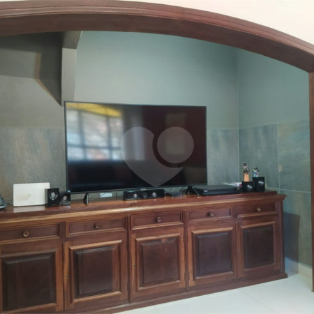 Casa à venda ou para alugar com 3 quartos, sendo 1 suíte, em Estação, São Roque, SP