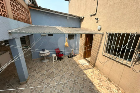 Sobrado à venda com 6 quartos, sendo 1 suíte,  em Vila do Encontro, São Paulo, SP