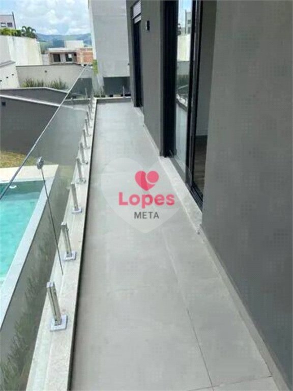 Casa à venda com 4 quartos, sendo 3 suítes, no condomínio Alphaville 2, São José dos Campos - SP