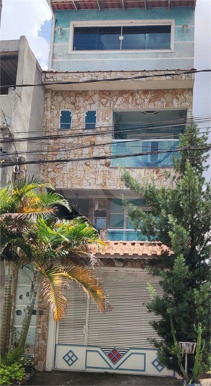 Sobrado à venda com 4 quartos, sendo 1 suíte,  em Parque Santa Laura, Ferraz de Vasconcelos, SP