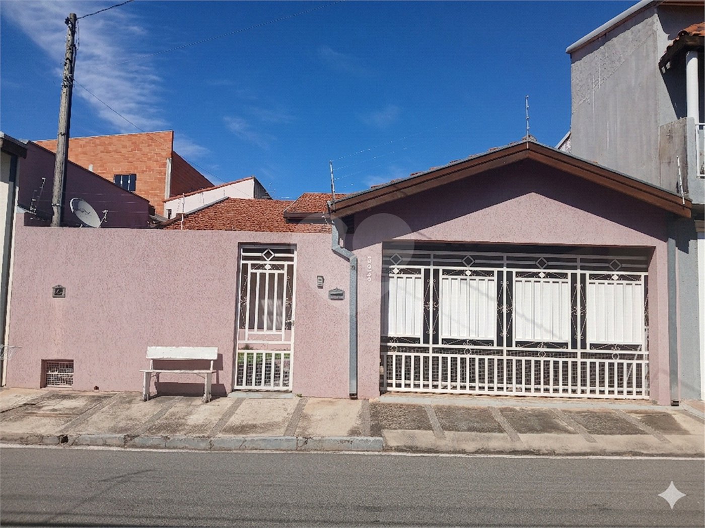 Casa à venda com 2 quartos, sendo 1 suíte, em Jardim Alvorada, Itapetininga, SP