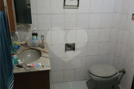 Casa à venda com 5 quartos, sendo 1 suíte, em Bangu, Rio de Janeiro, RJ