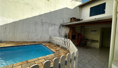 Casa à venda com 3 quartos, sendo 1 suíte,  no condomínio Residencial Jardim das Palmas, São Paulo - SP