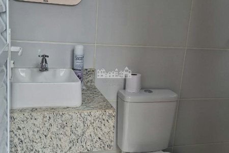 Casa à venda com 3 quartos, sendo 1 suíte, em Residencial Jardins da Catalunha, Atibaia, SP