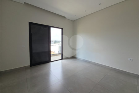 Casa à venda com 3 quartos, sendo 1 suíte, no condomínio Helena Maria, Sorocaba - SP