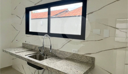 Casa à venda com 3 suítes no condomínio Village Itaguaçu, Atibaia - SP