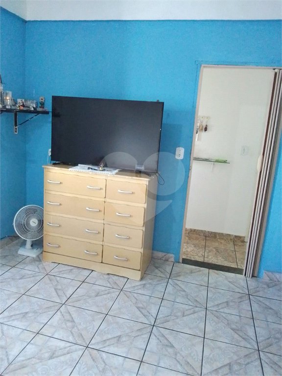 Sobrado à venda com 6 quartos em Horto, São Paulo, SP