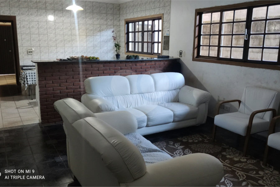 Casa à venda com 4 quartos, sendo 3 suítes, no condomínio Sausalito, Mairiporã - SP