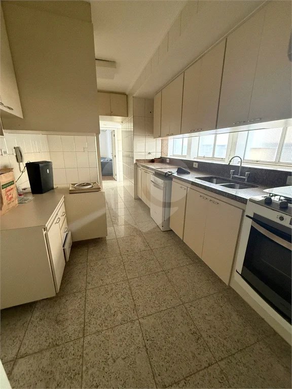 Triplex à venda ou para alugar com 3 suítes em Vila Suzana, São Paulo, SP