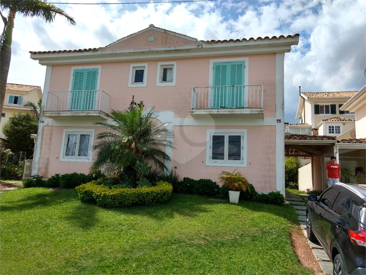 Casa à venda com 3 quartos, sendo 1 suíte, no condomínio Villaggio Dei Fiori, Louveira - SP