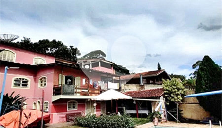 Casa à venda com 4 quartos, sendo 1 suíte,  no condomínio Chacarás Bela Vista, Mairiporã - SP