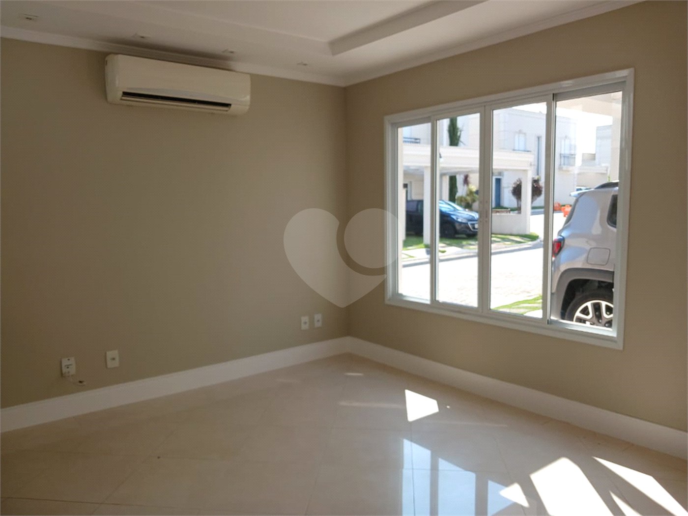 Casa à venda com 3 quartos, sendo 1 suíte, no condomínio Residencial Belle Ville Itaycy, Indaiatuba - SP
