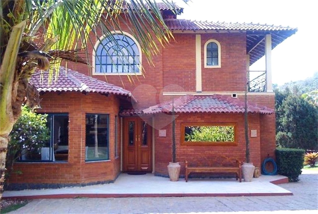 Casa à venda com 6 quartos, sendo 5 suítes, no condomínio São Joaquim, Vinhedo - SP