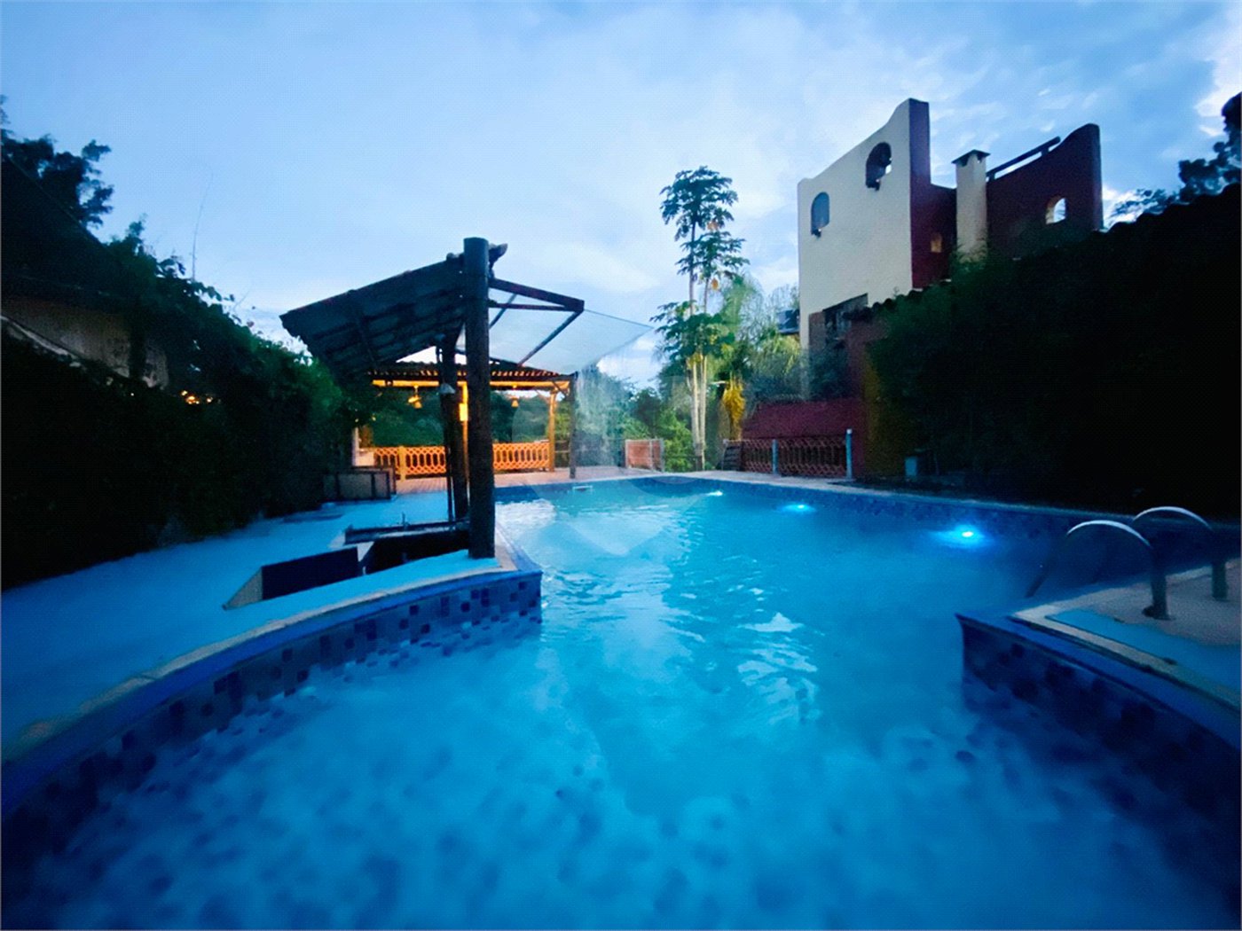 Casa para alugar com 4 suítes no condomínio Il Paradiso, Vinhedo - SP