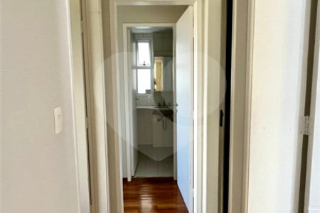 Apartamento à venda com 3 quartos, sendo 1 suíte,  em Parque Residencial Aquarius, São José dos Campos, SP