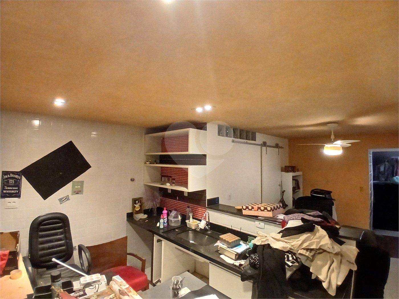 Sobrado à venda com 8 quartos, sendo 2 suítes, em Tremembé, São Paulo, SP