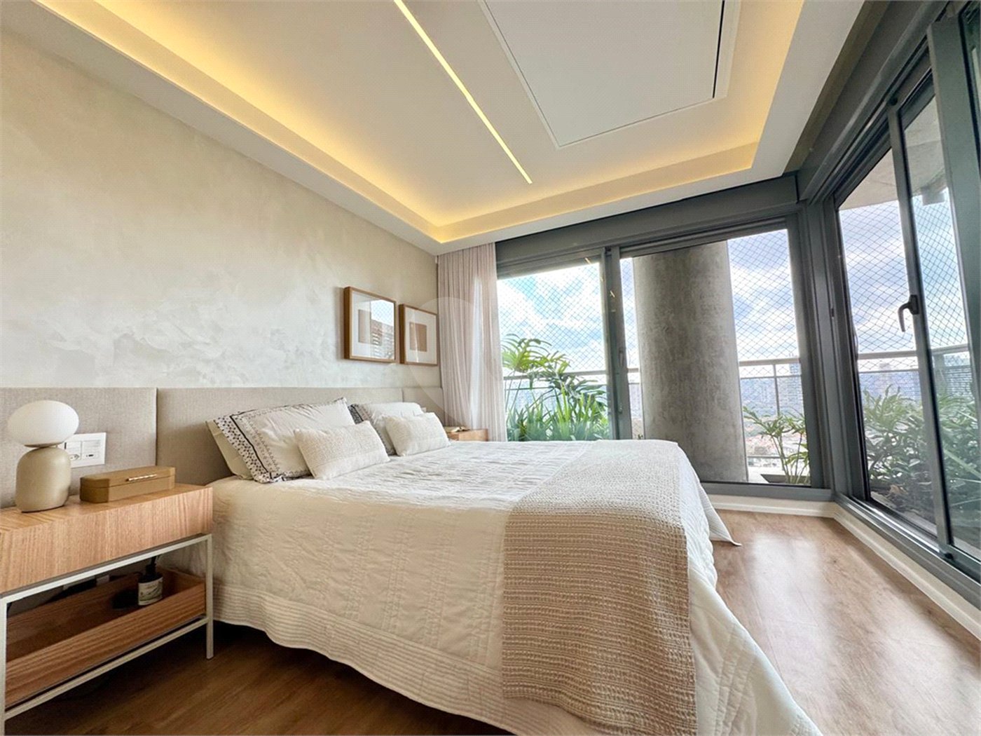 Apartamento à venda com 3 suítes em Jardim das Acácias, São Paulo, SP
