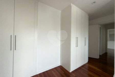 Apartamento à venda com 2 quartos, sendo 1 suíte,  em Vila Mariana, São Paulo, SP