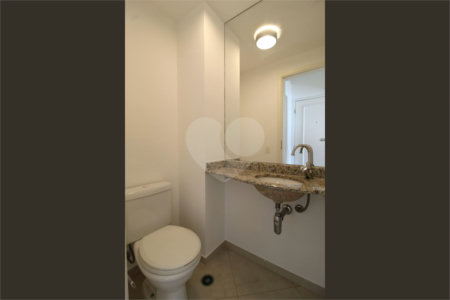 Apartamento à venda com 3 quartos, sendo 1 suíte,  em Vila Olímpia, São Paulo, SP